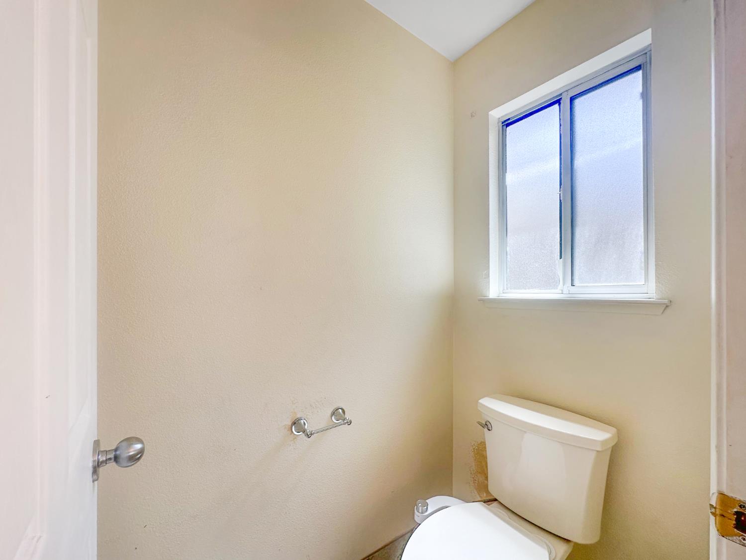 5457 N Ensanada Ave, Fresno, CA 93723