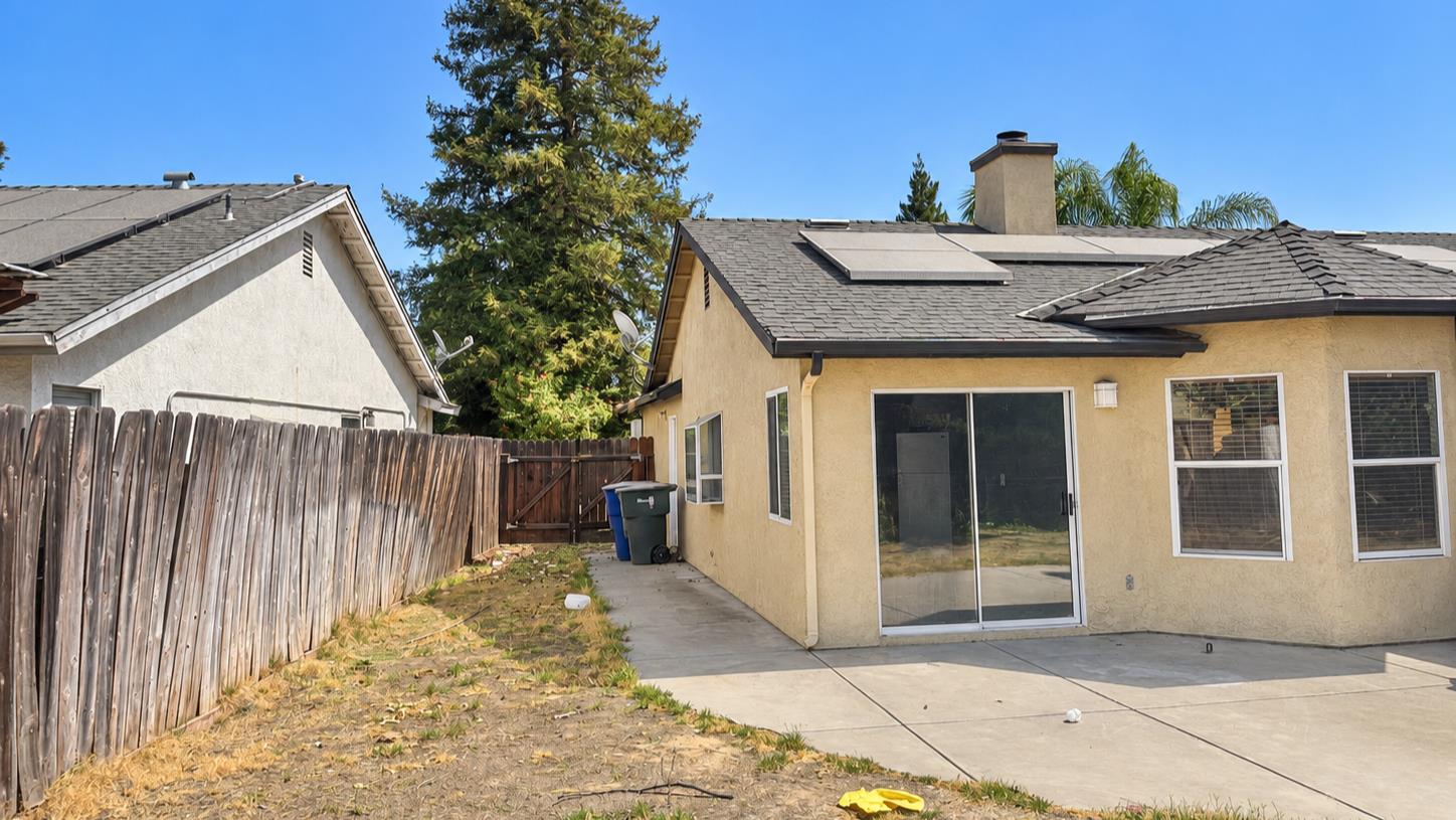 5457 N Ensanada Ave, Fresno, CA 93723