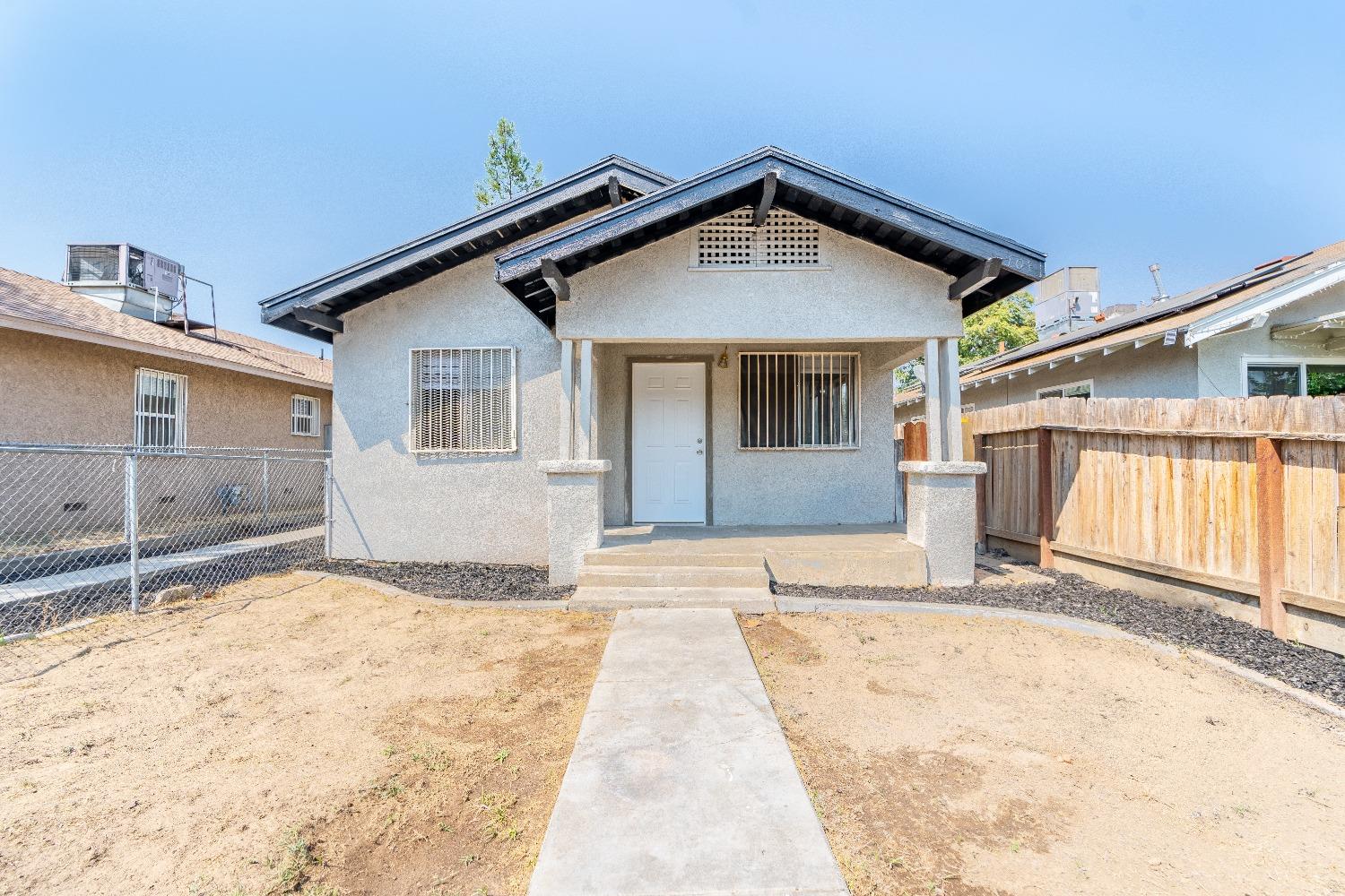 3137 E Townsend Ave, Fresno, CA 93702