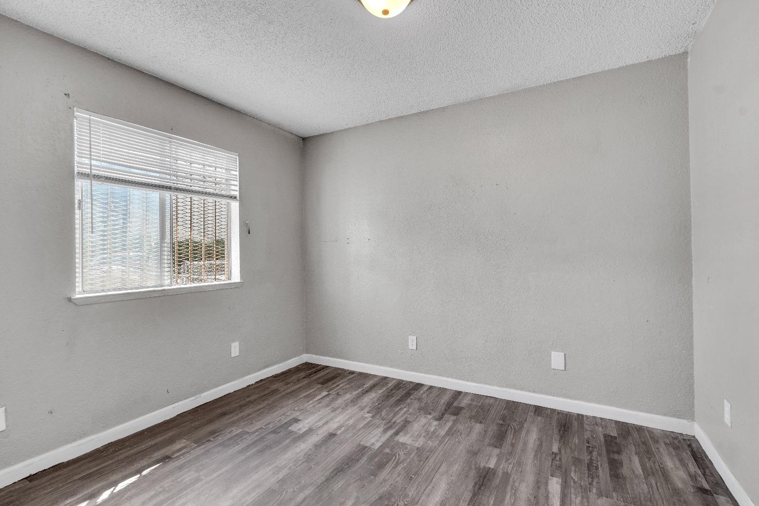 3137 E Townsend Ave, Fresno, CA 93702