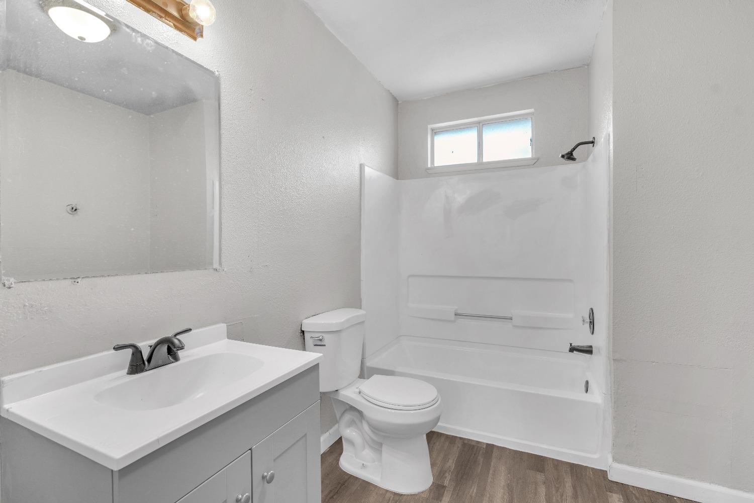 3137 E Townsend Ave, Fresno, CA 93702