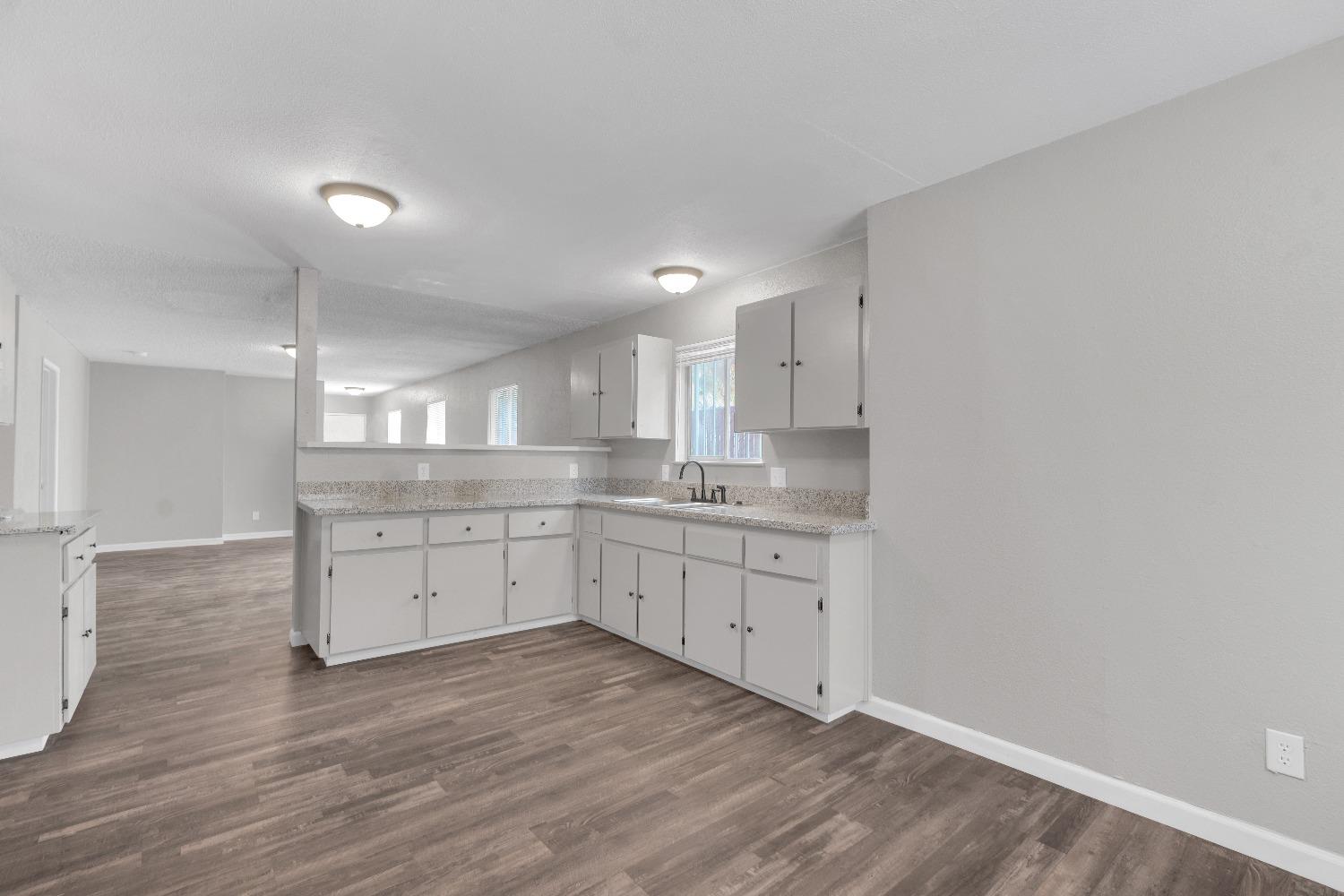 3137 E Townsend Ave, Fresno, CA 93702