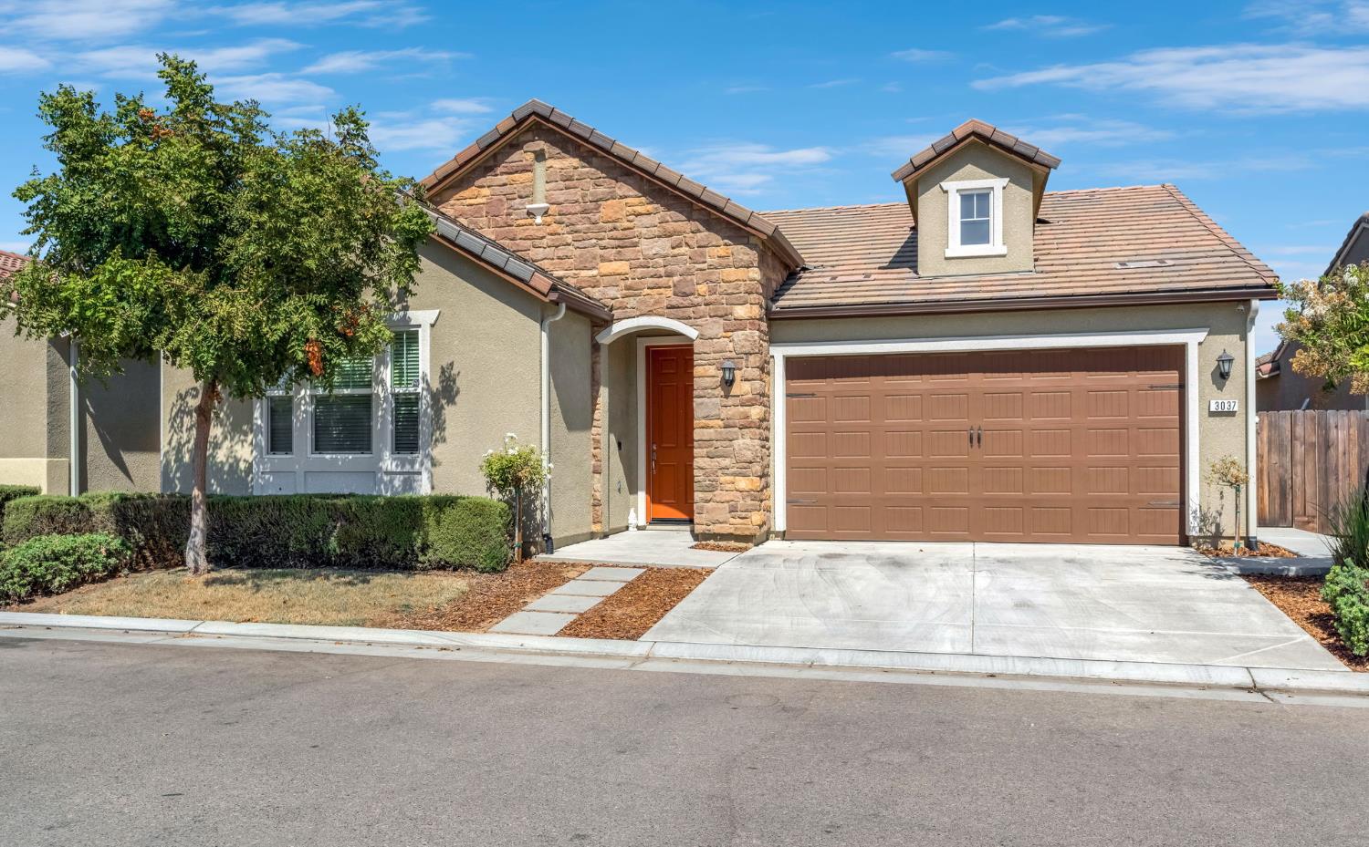 3037 Swift Ln, Clovis, CA 93619