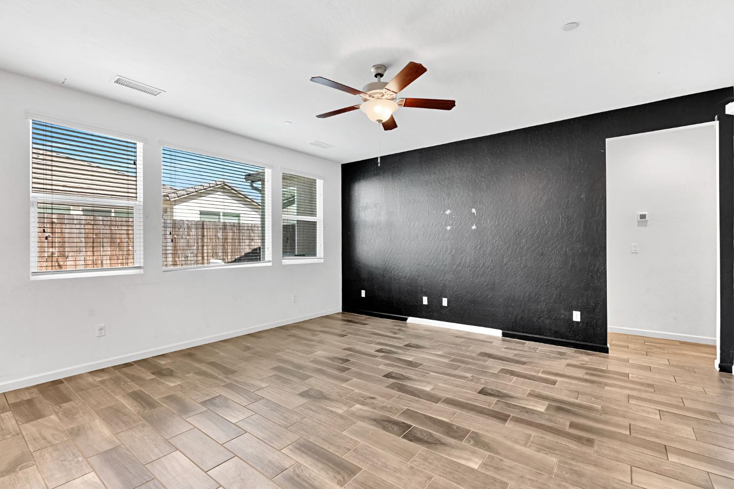 3037 Swift Ln, Clovis, CA 93619