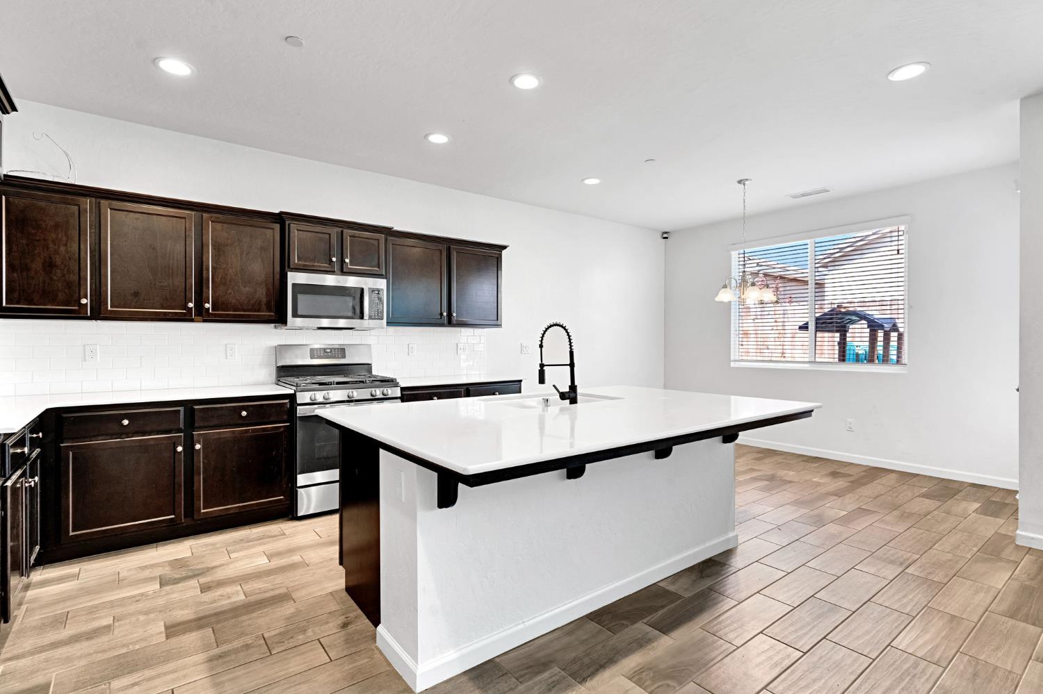 3037 Swift Ln, Clovis, CA 93619