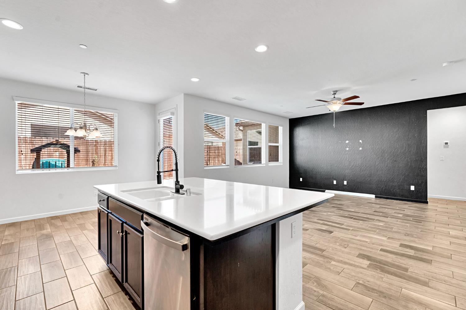 3037 Swift Ln, Clovis, CA 93619
