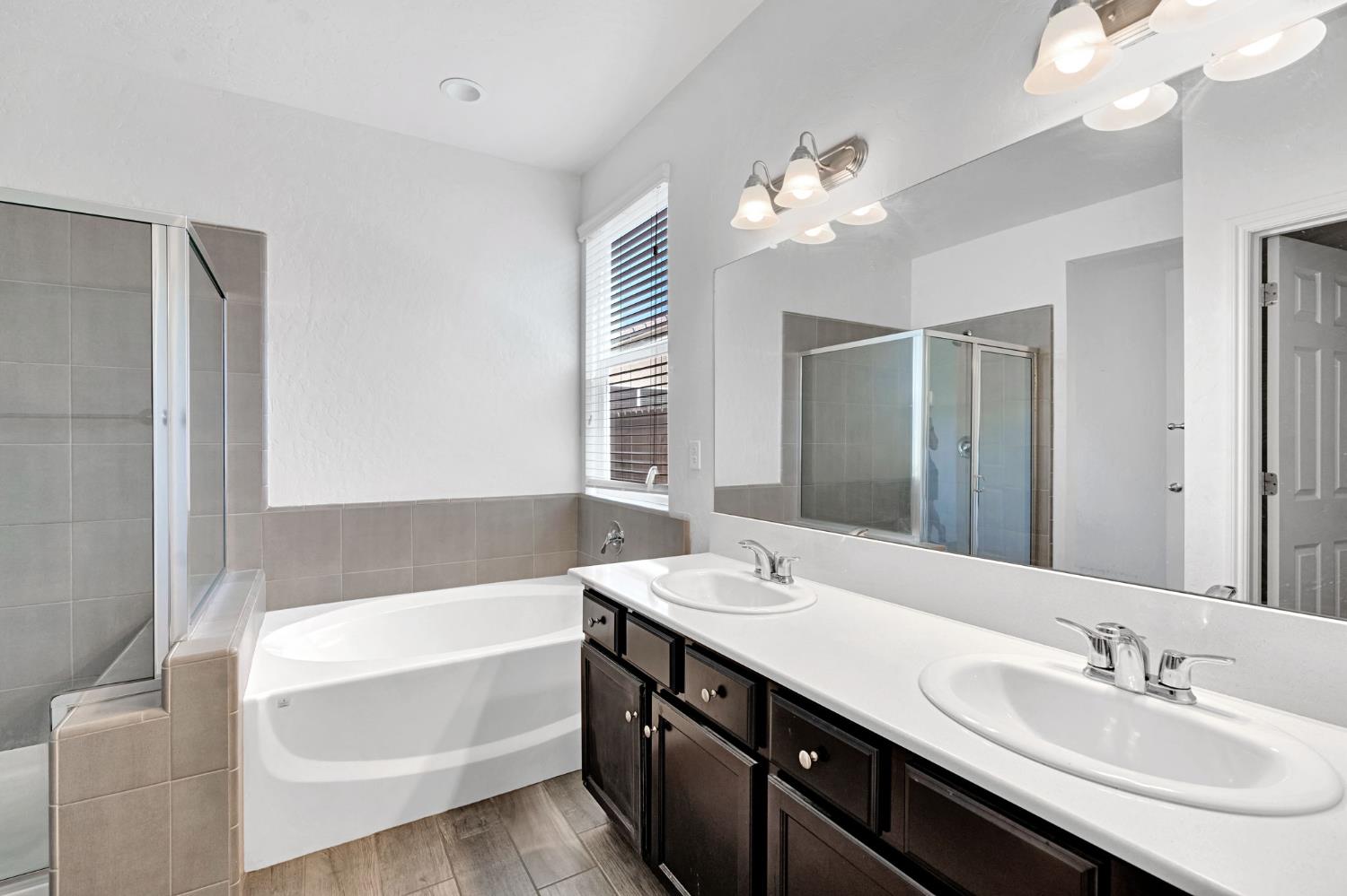 3037 Swift Ln, Clovis, CA 93619