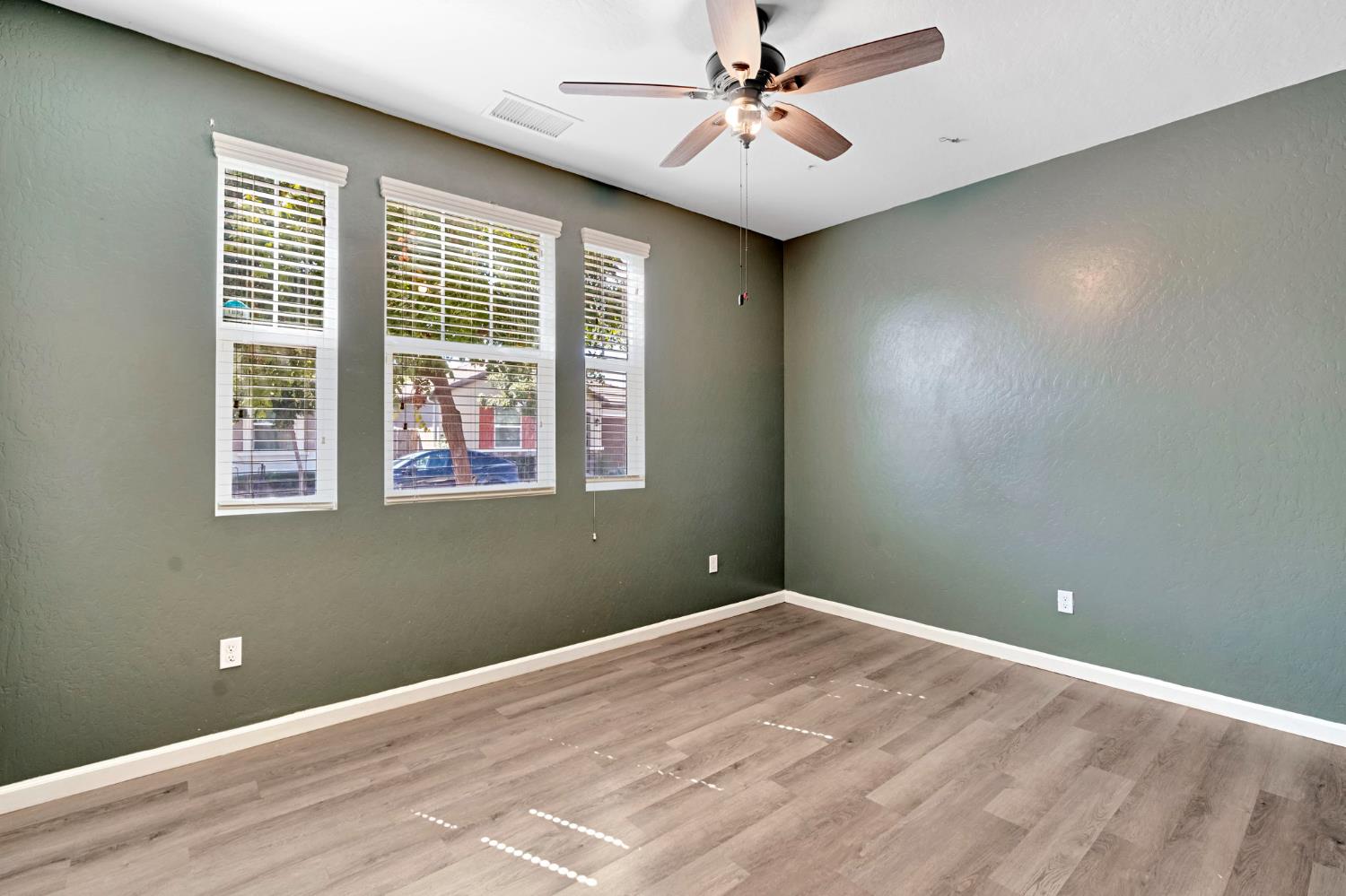 3037 Swift Ln, Clovis, CA 93619