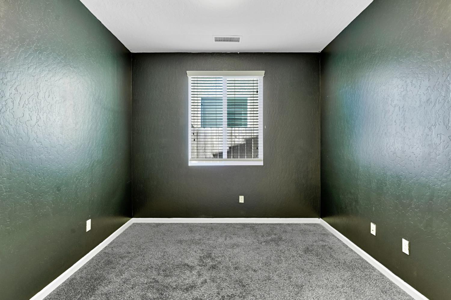 3037 Swift Ln, Clovis, CA 93619