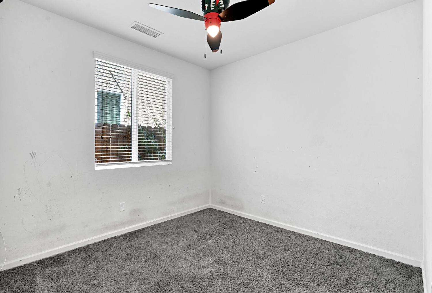 3037 Swift Ln, Clovis, CA 93619