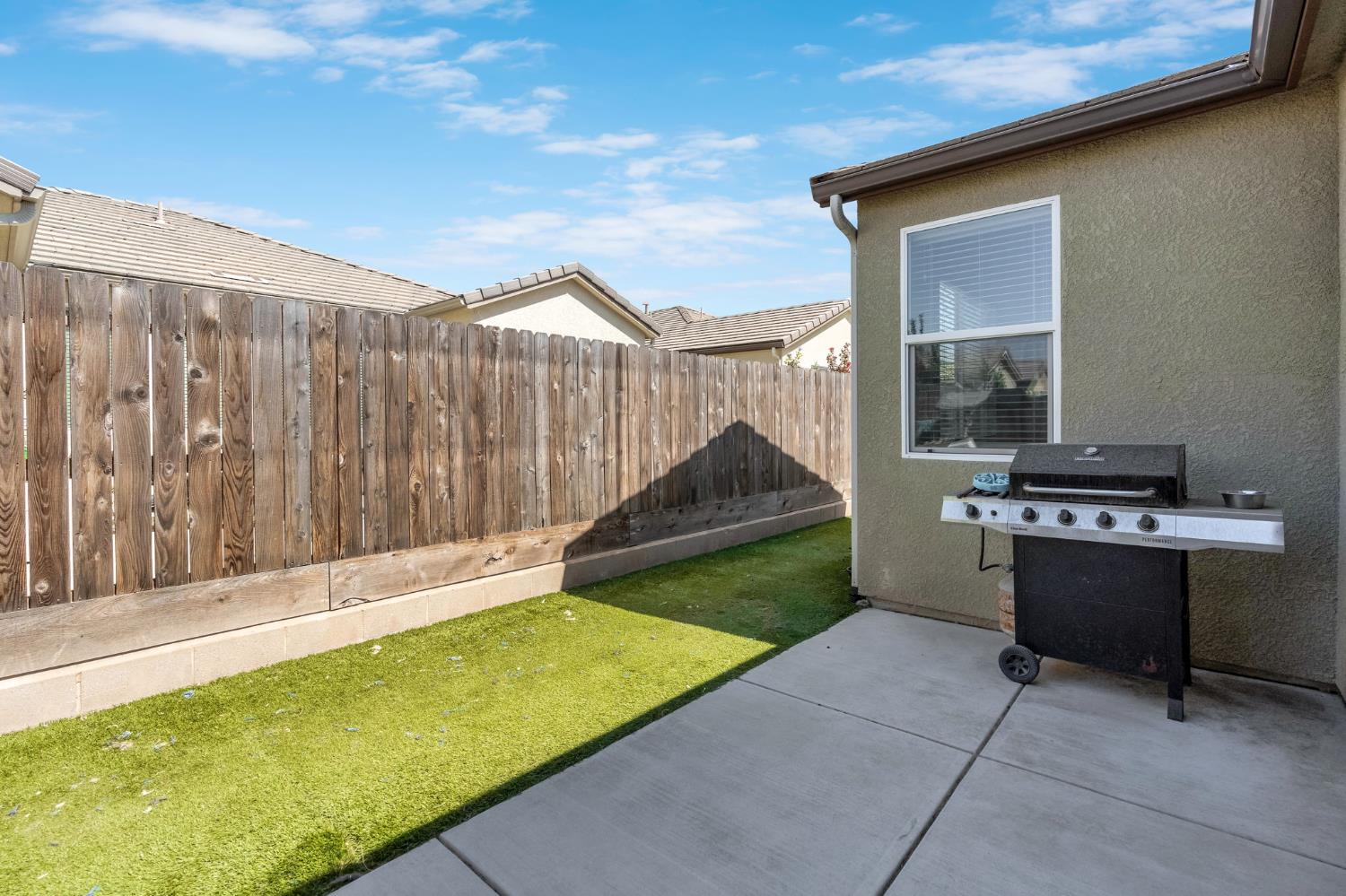 3037 Swift Ln, Clovis, CA 93619