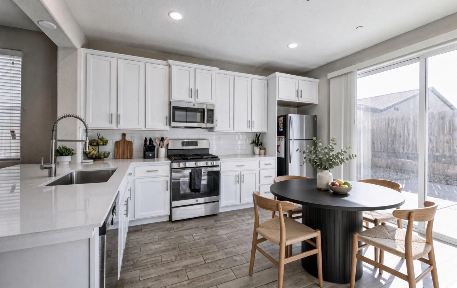164 Arbor Dr S, Madera, CA 93636