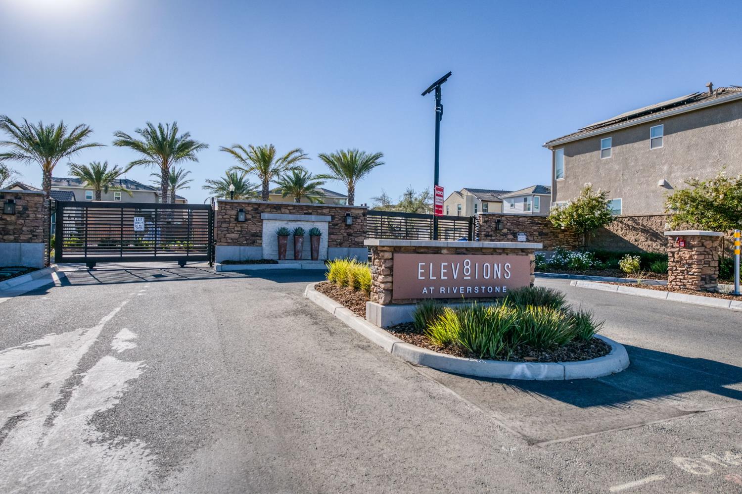 164 Arbor Dr S, Madera, CA 93636