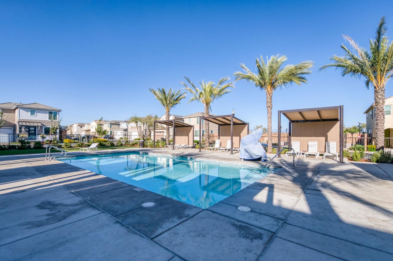 164 Arbor Dr S, Madera, CA 93636