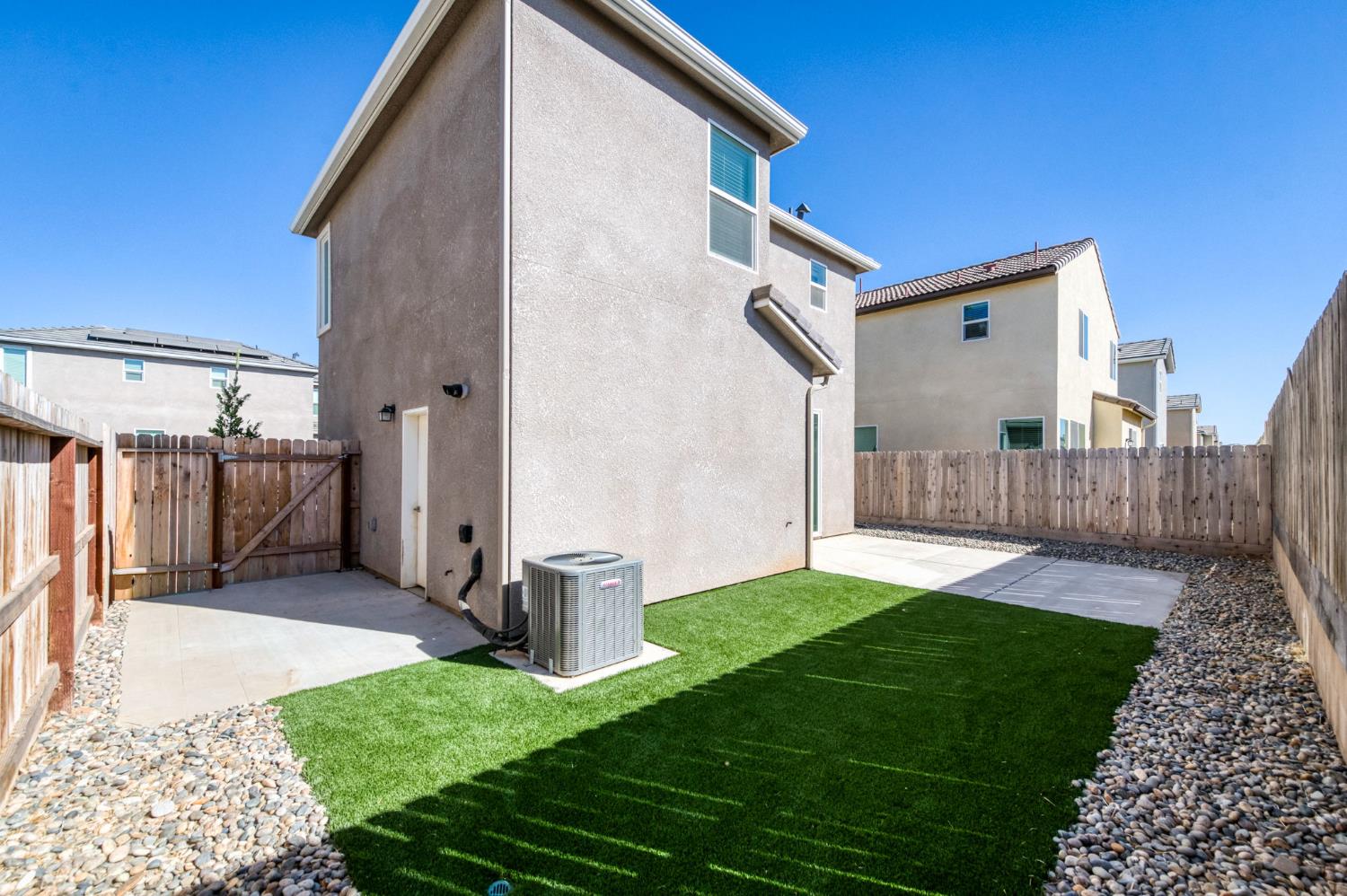 164 Arbor Dr S, Madera, CA 93636
