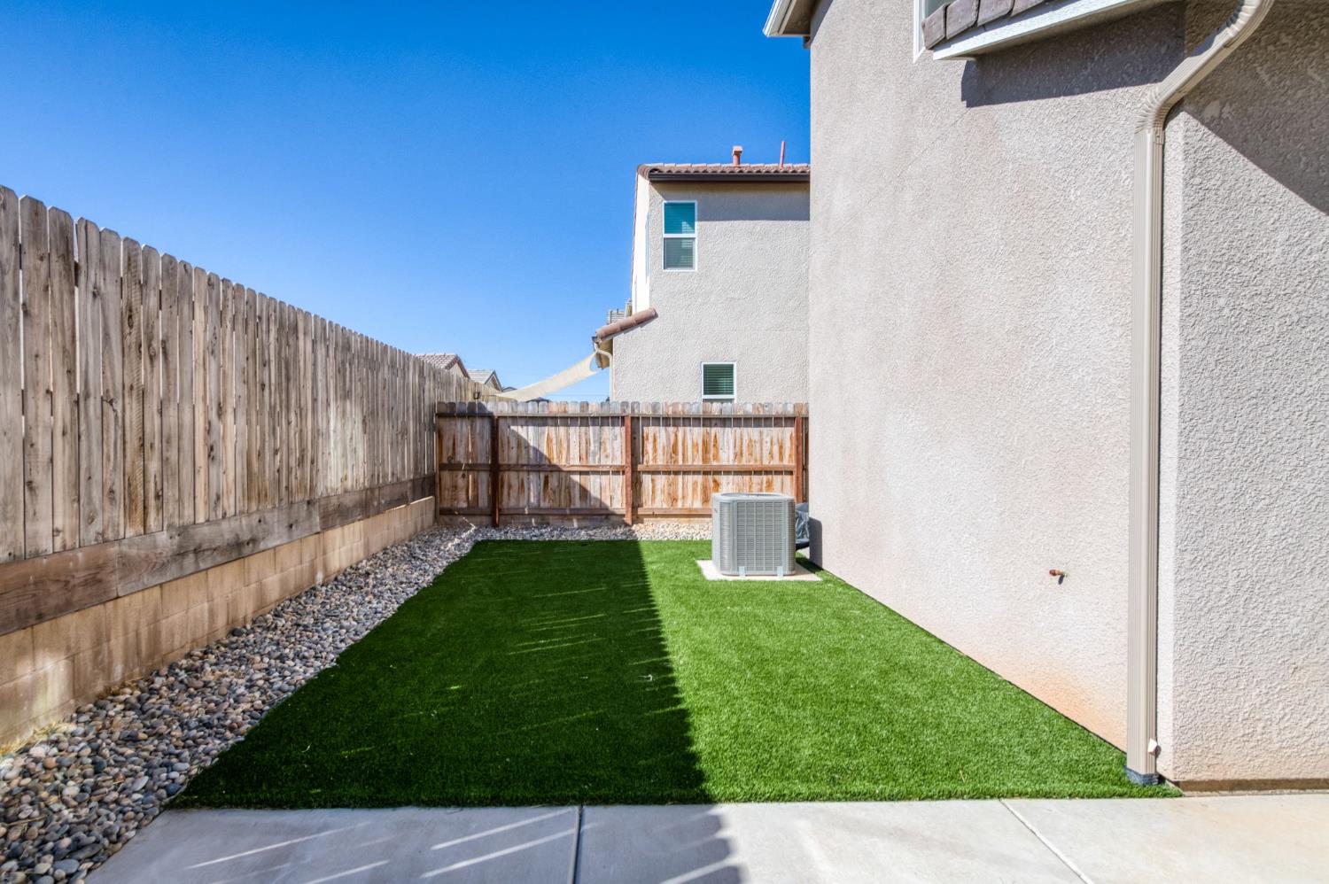 164 Arbor Dr S, Madera, CA 93636