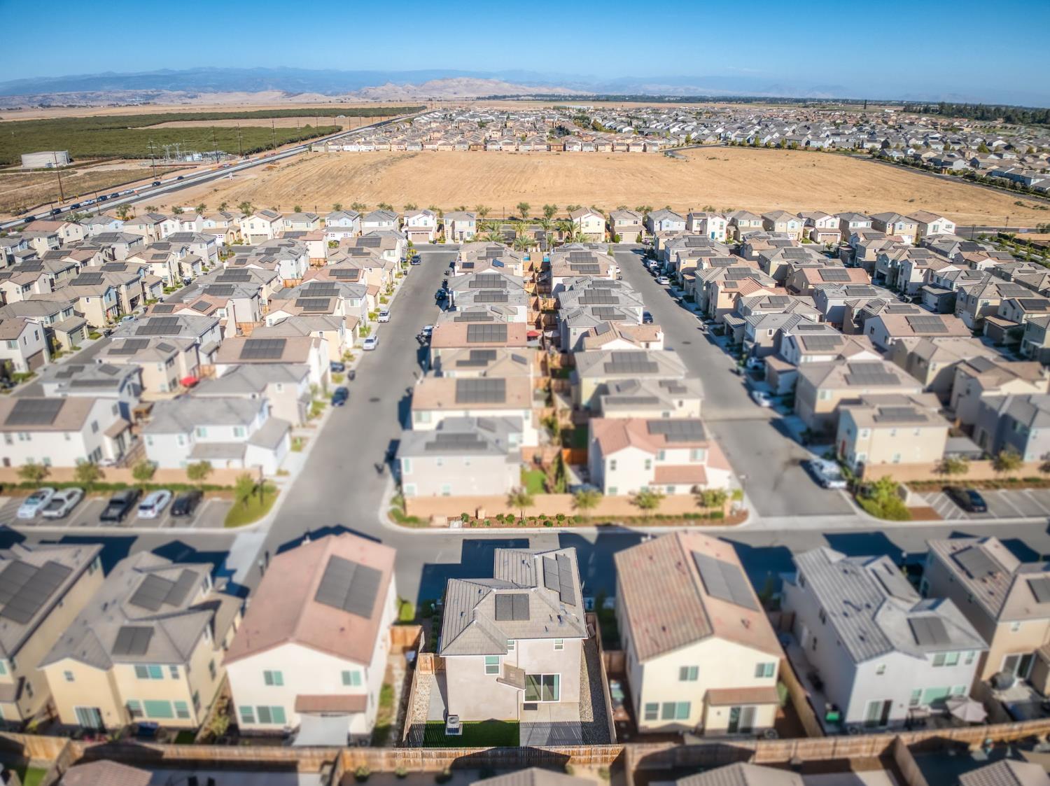 164 Arbor Dr S, Madera, CA 93636