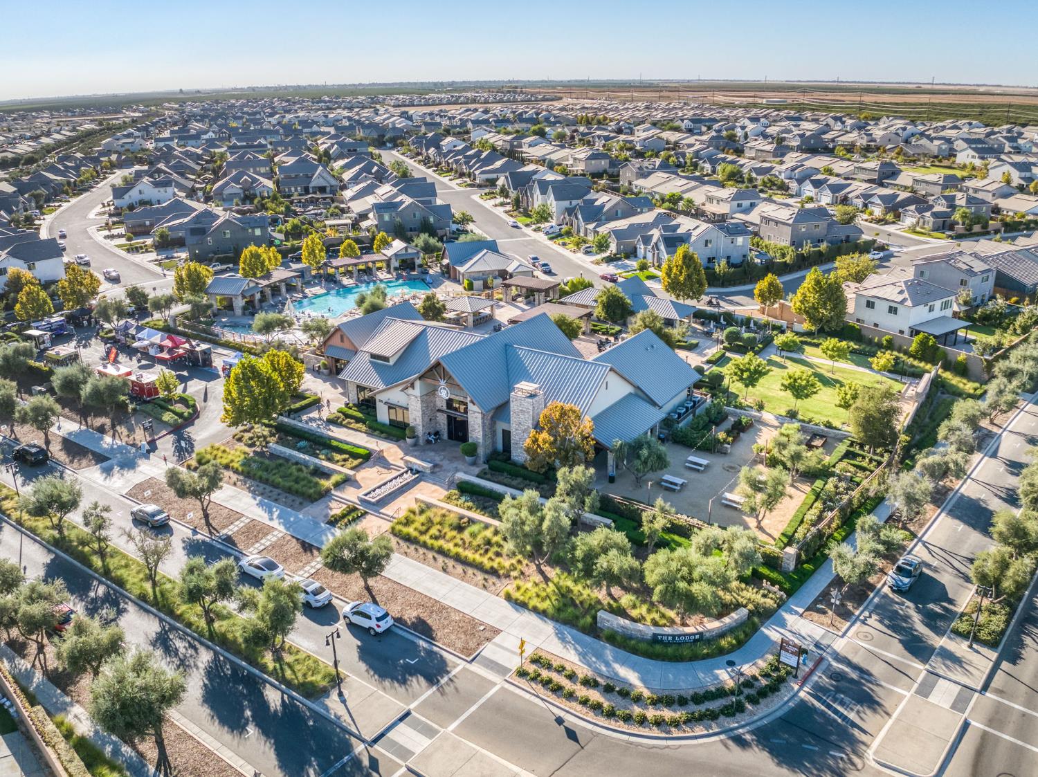 164 Arbor Dr S, Madera, CA 93636
