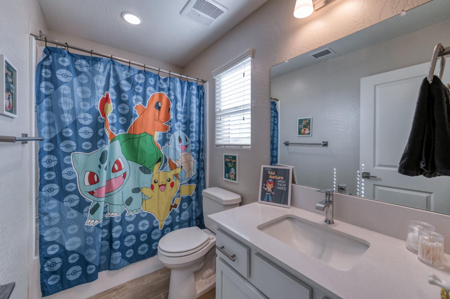164 Arbor Dr S, Madera, CA 93636
