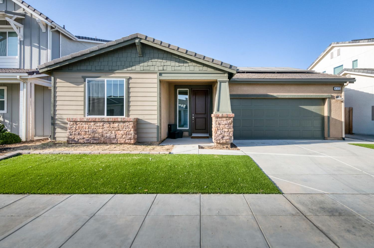 4145 Dennis Ave, Clovis, CA 93619