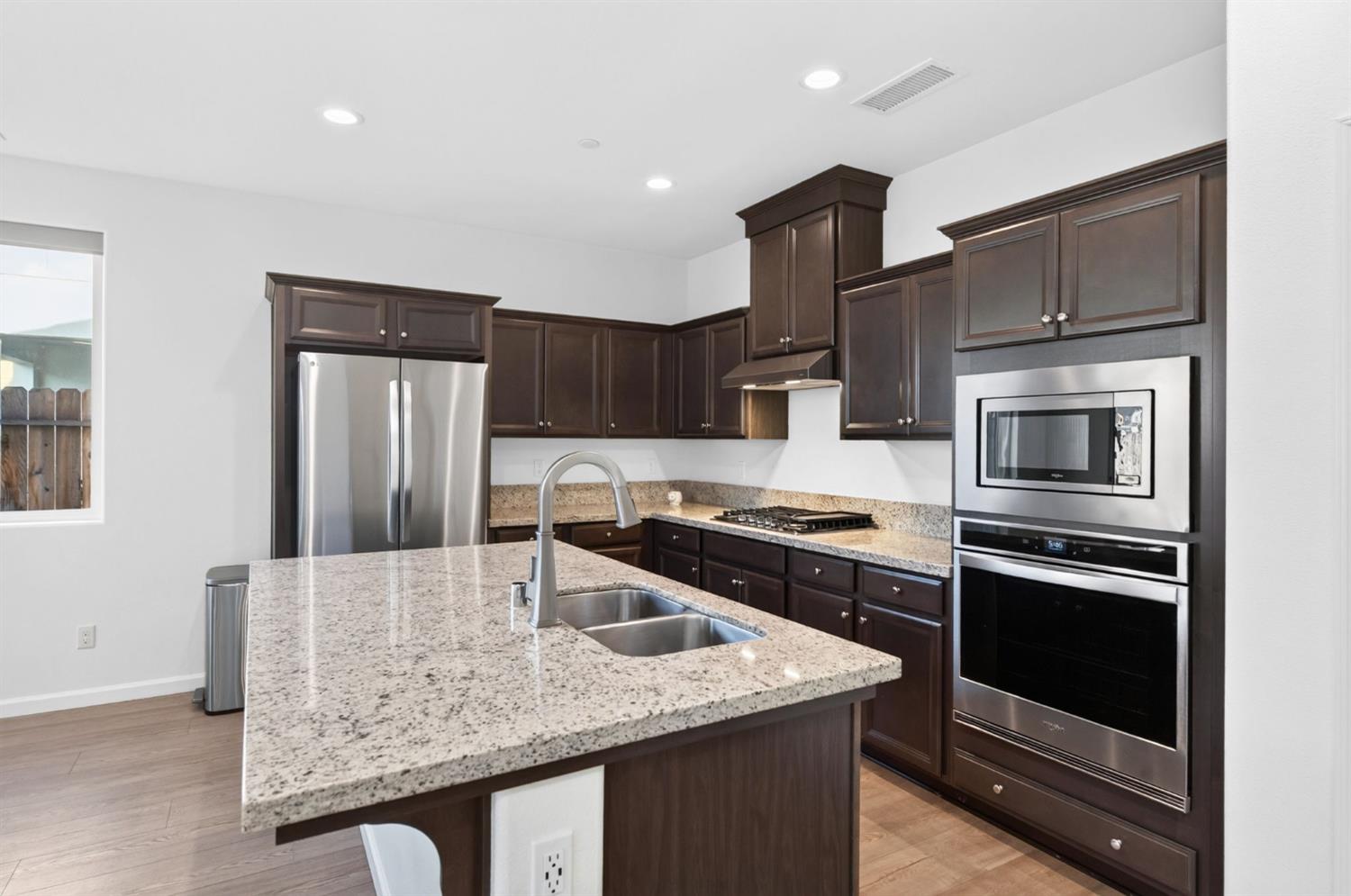 4145 Dennis Ave, Clovis, CA 93619