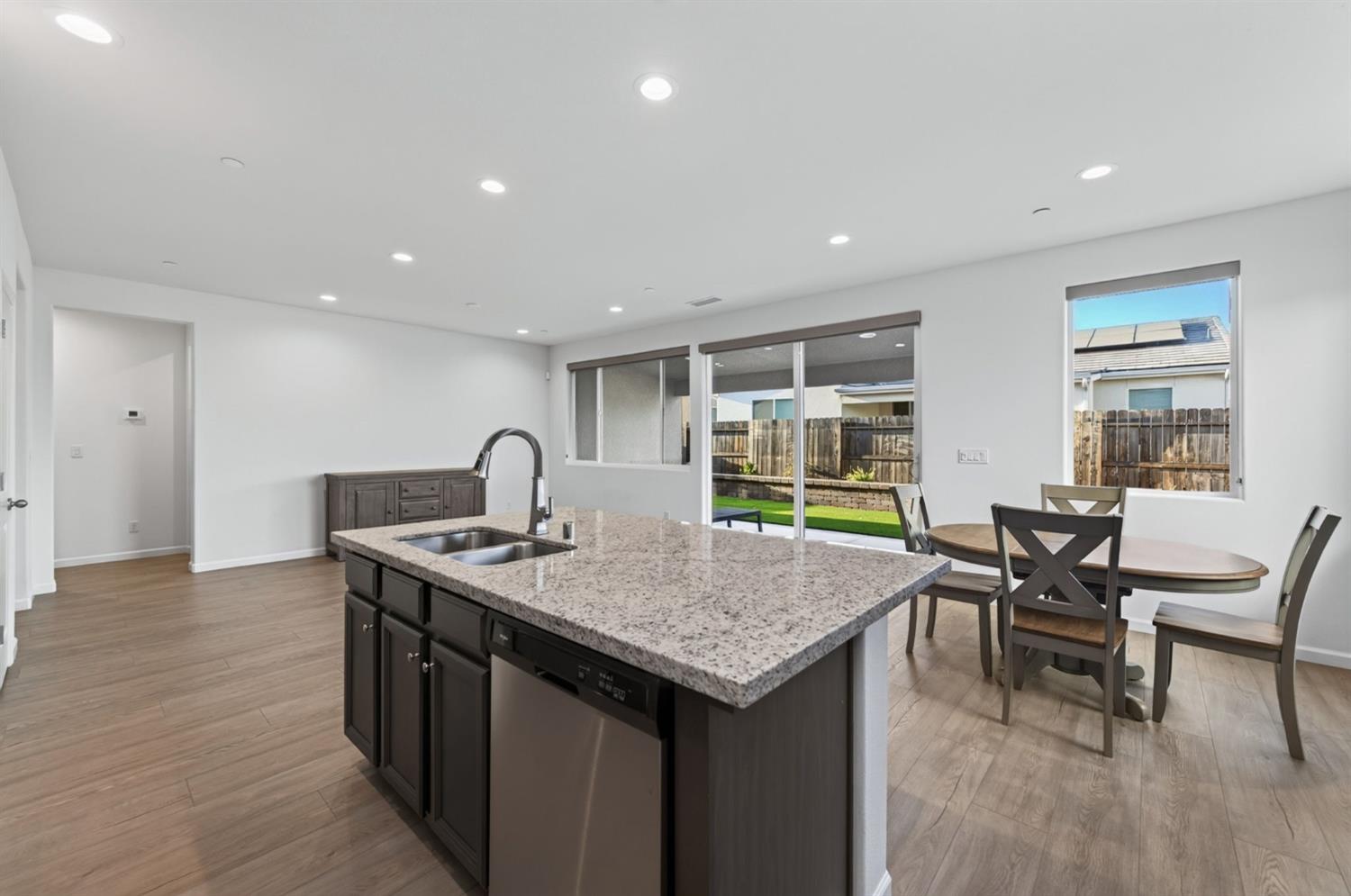 4145 Dennis Ave, Clovis, CA 93619