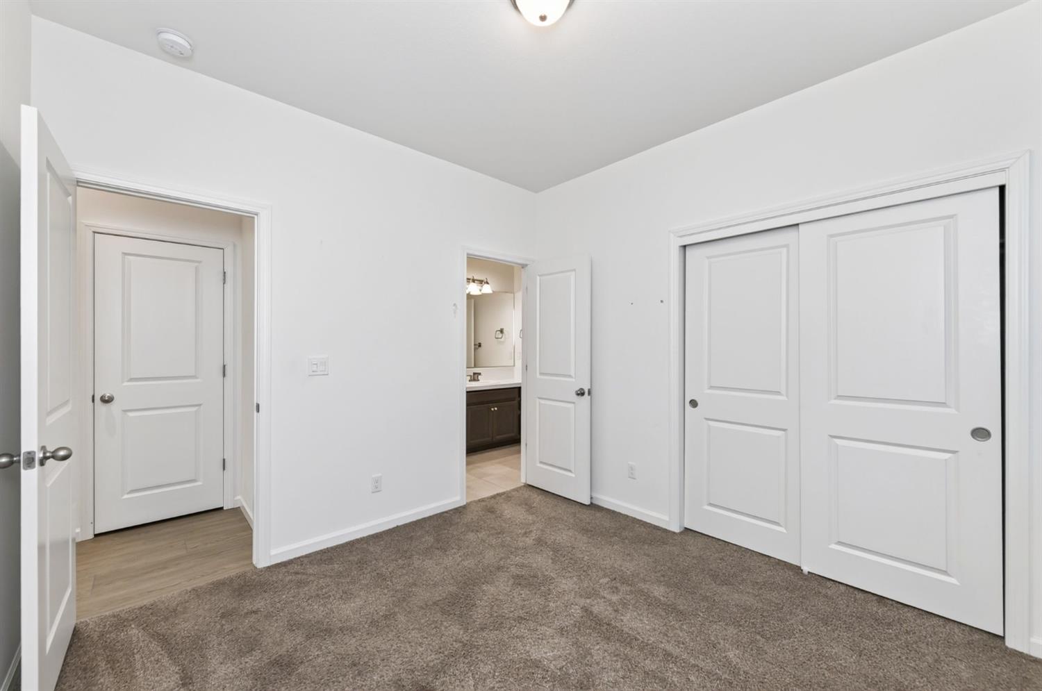 4145 Dennis Ave, Clovis, CA 93619