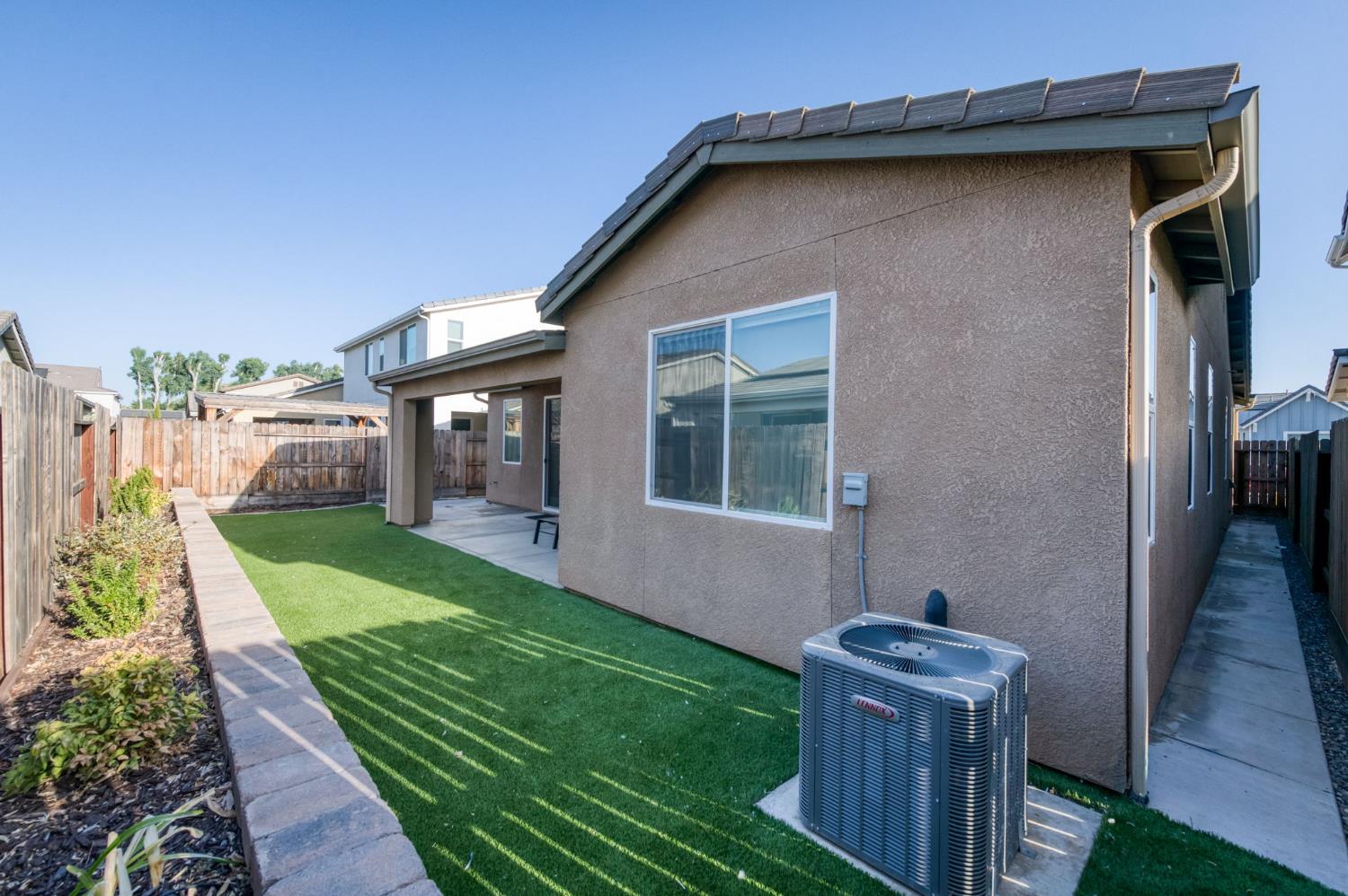 4145 Dennis Ave, Clovis, CA 93619