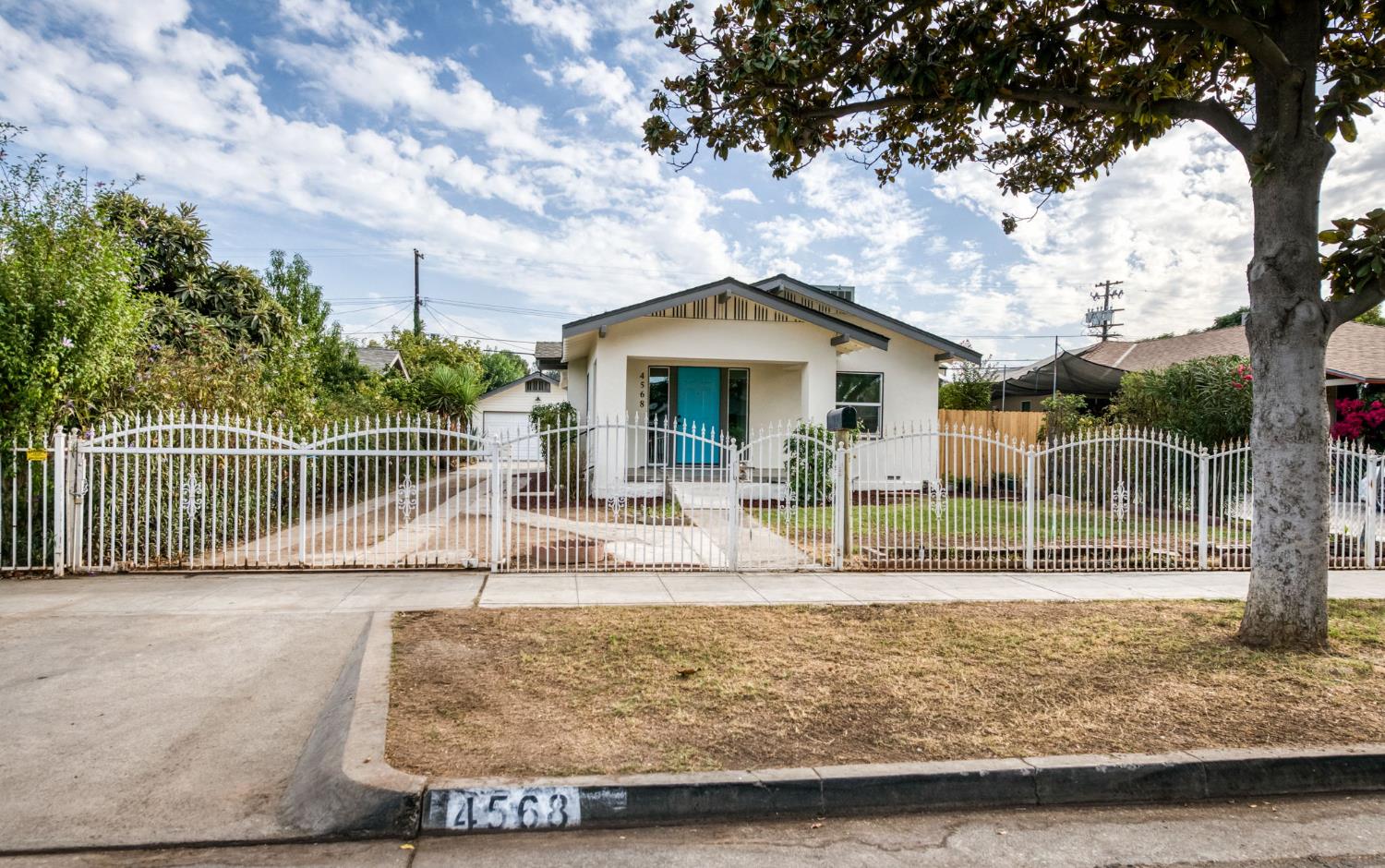 4568 E Iowa Ave, Fresno, CA 93702