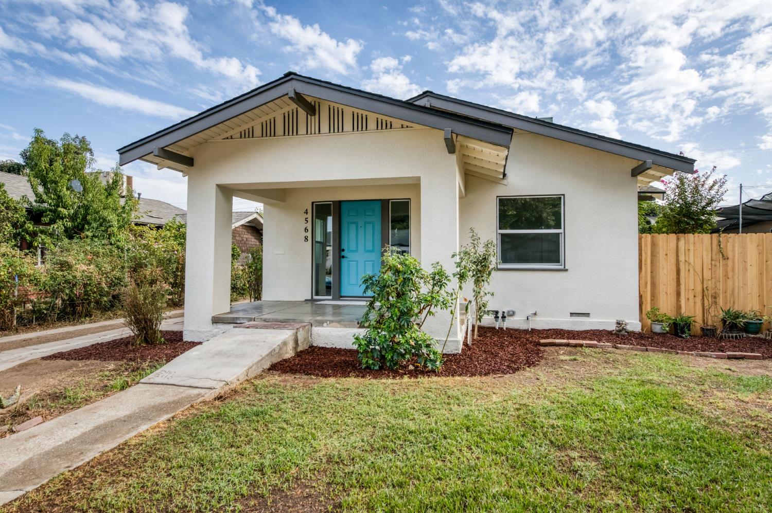 4568 E Iowa Ave, Fresno, CA 93702