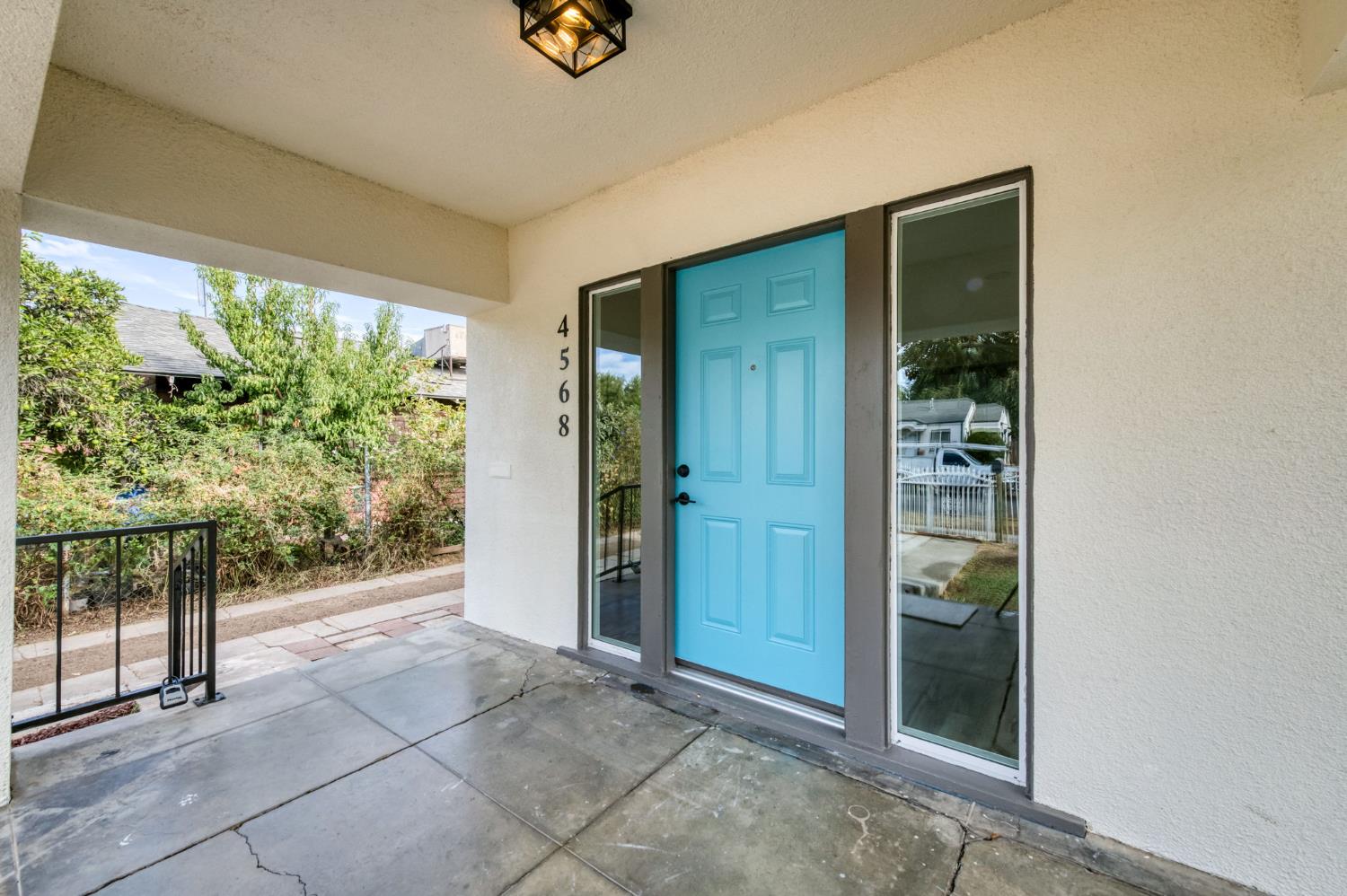 4568 E Iowa Ave, Fresno, CA 93702