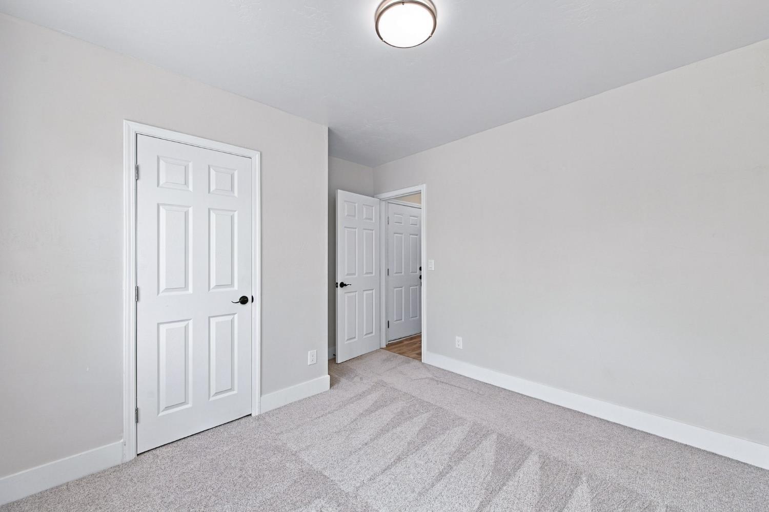 4568 E Iowa Ave, Fresno, CA 93702