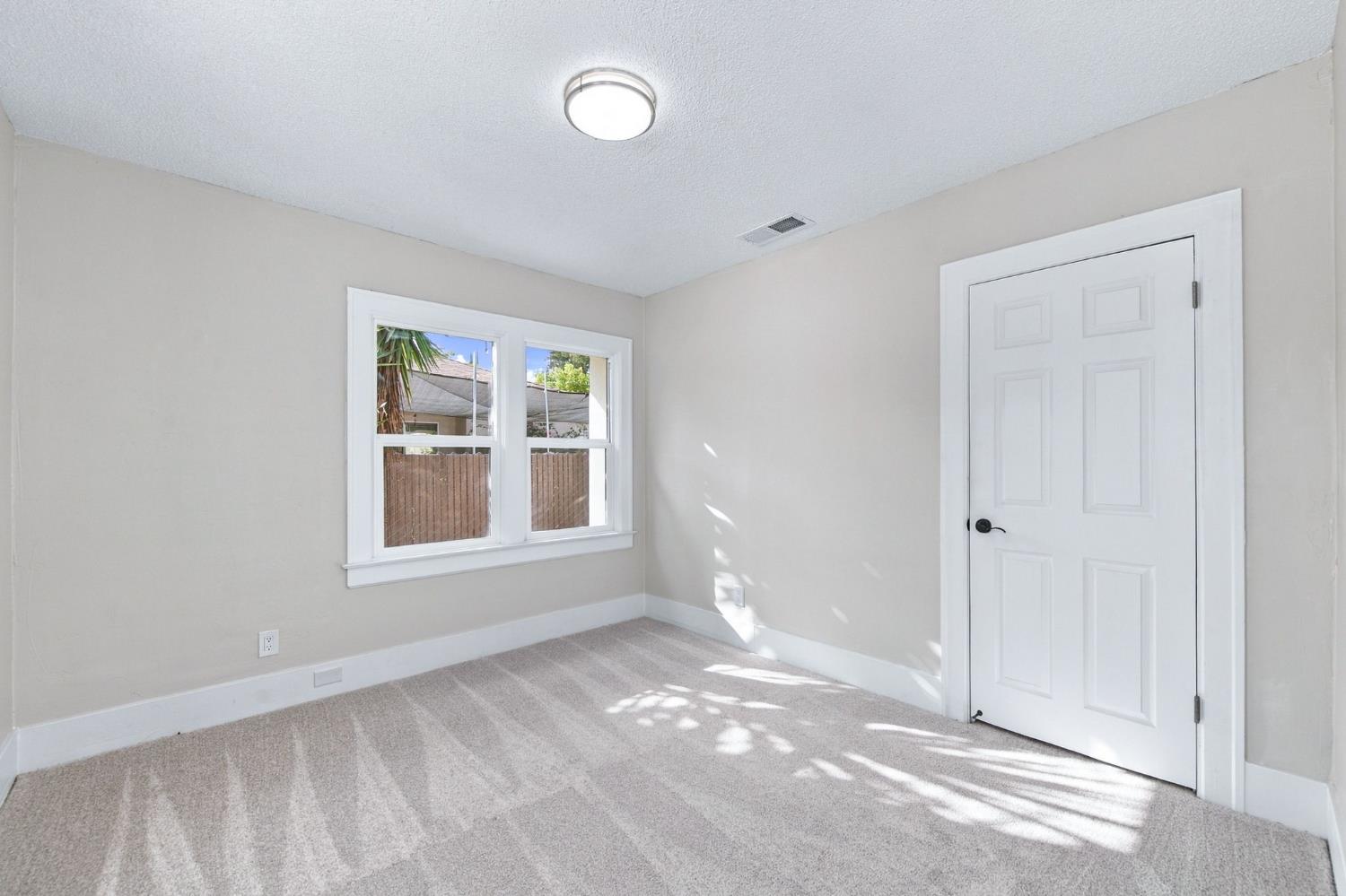4568 E Iowa Ave, Fresno, CA 93702