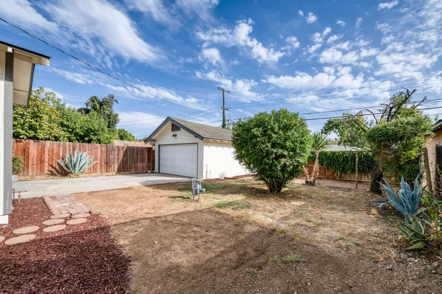 4568 E Iowa Ave, Fresno, CA 93702