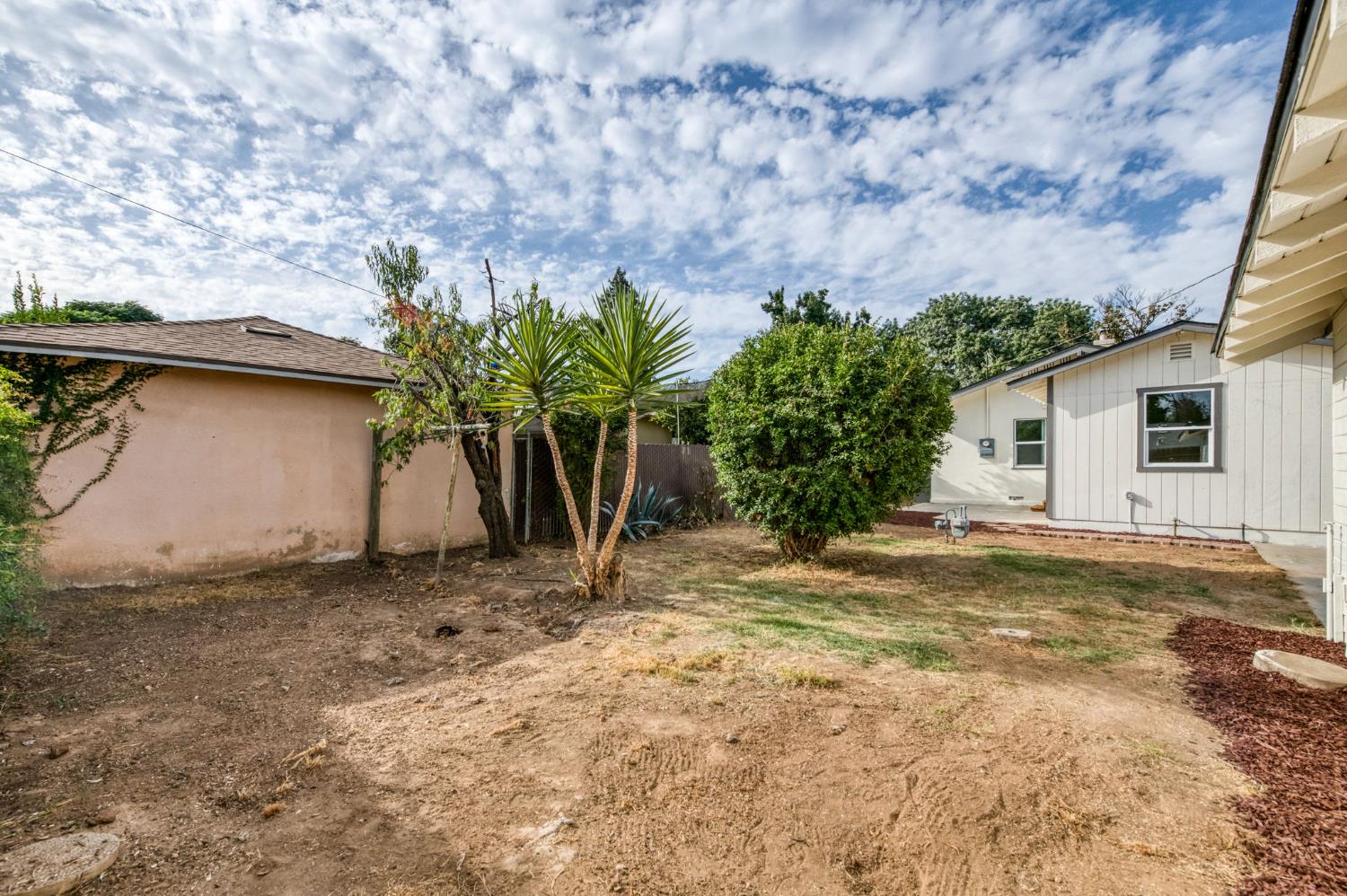 4568 E Iowa Ave, Fresno, CA 93702