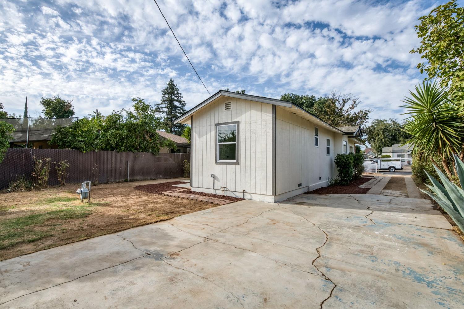 4568 E Iowa Ave, Fresno, CA 93702