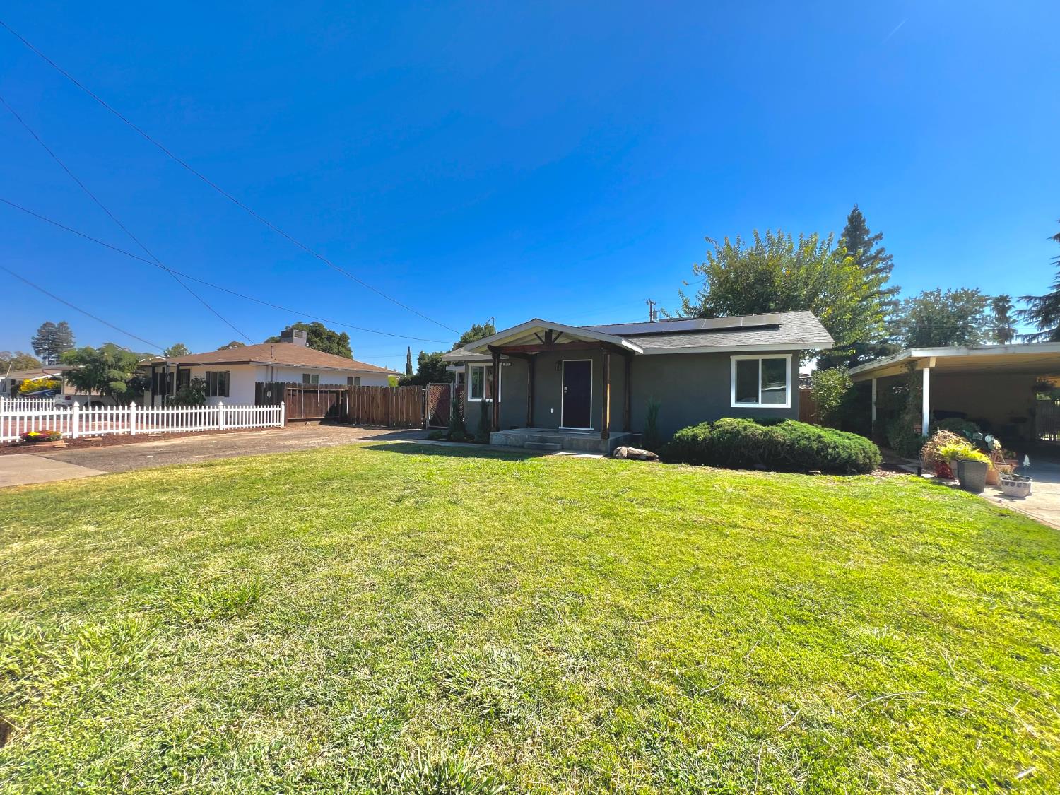 753 W Sample Ave, Fresno, CA 93704