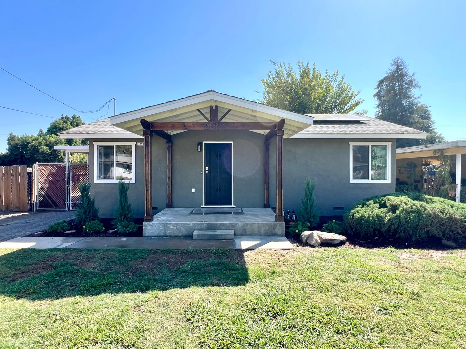 753 W Sample Ave, Fresno, CA 93704