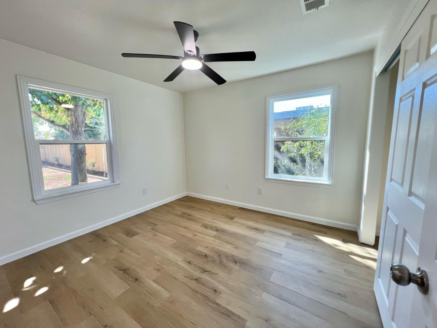 753 W Sample Ave, Fresno, CA 93704