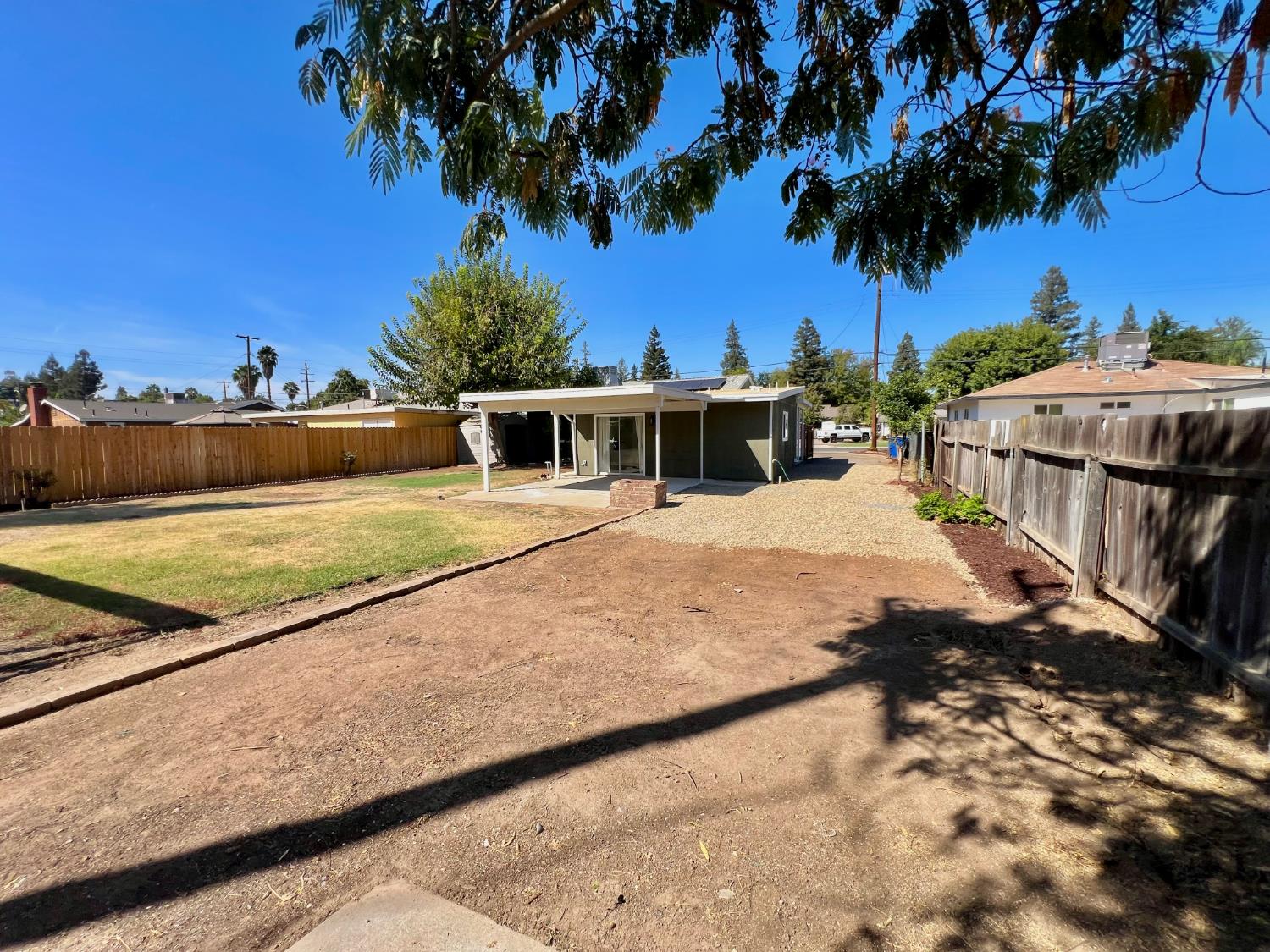 753 W Sample Ave, Fresno, CA 93704