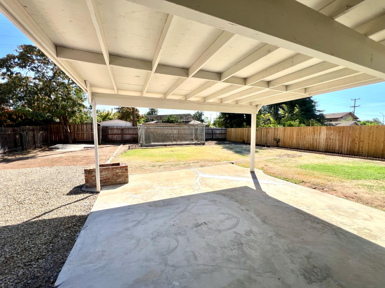 753 W Sample Ave, Fresno, CA 93704