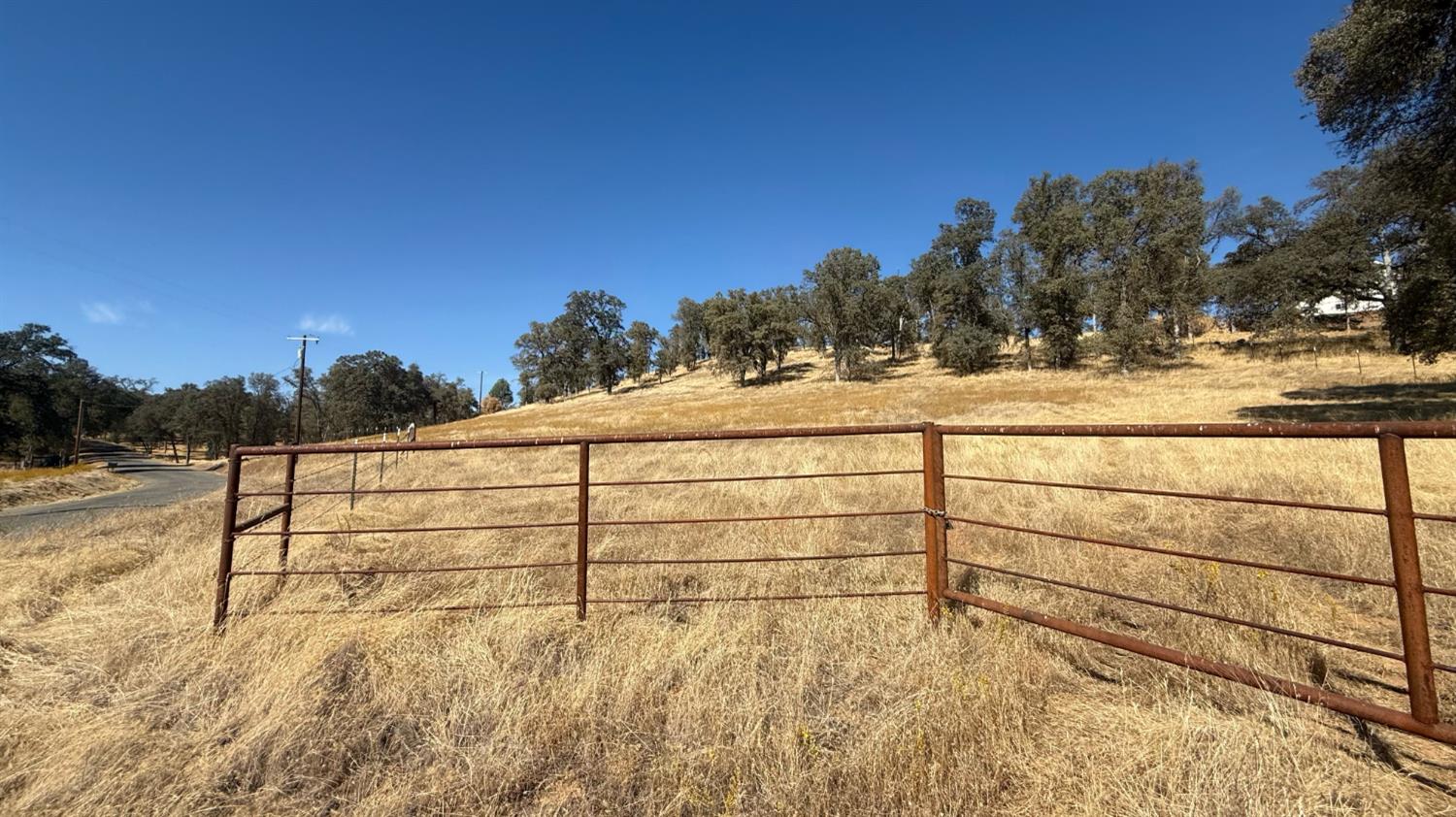 4612 Bridgeport Dr, Mariposa, CA 95338