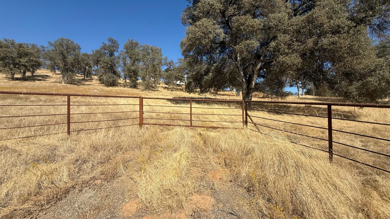 4612 Bridgeport Dr, Mariposa, CA 95338
