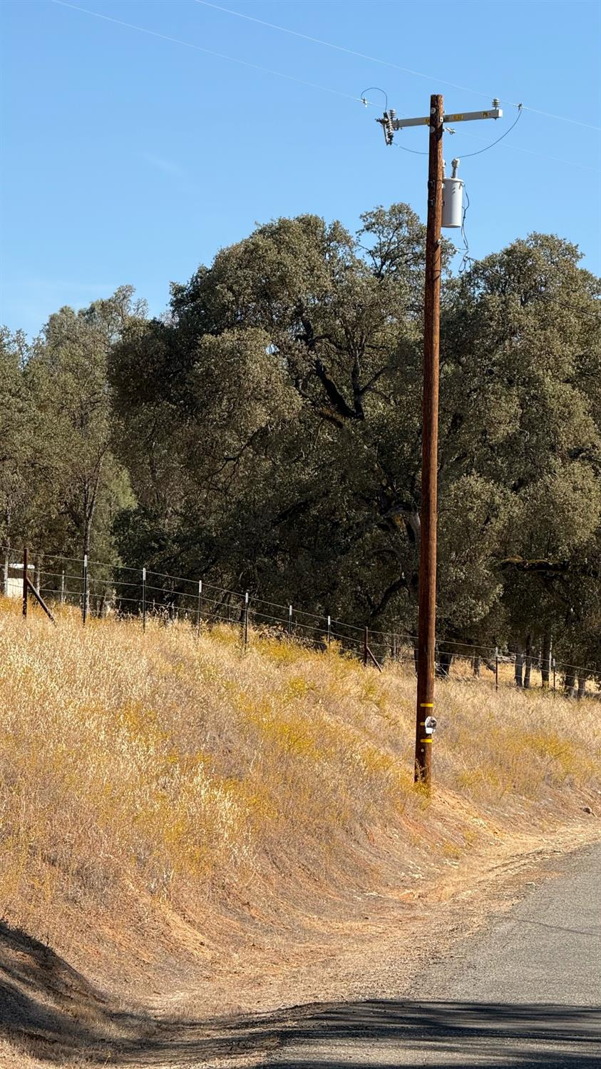4612 Bridgeport Dr, Mariposa, CA 95338