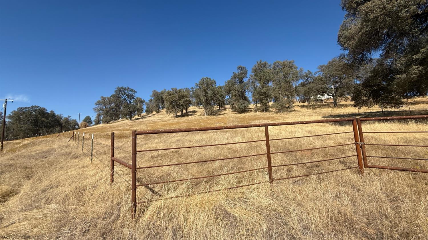 4612 Bridgeport Dr, Mariposa, CA 95338