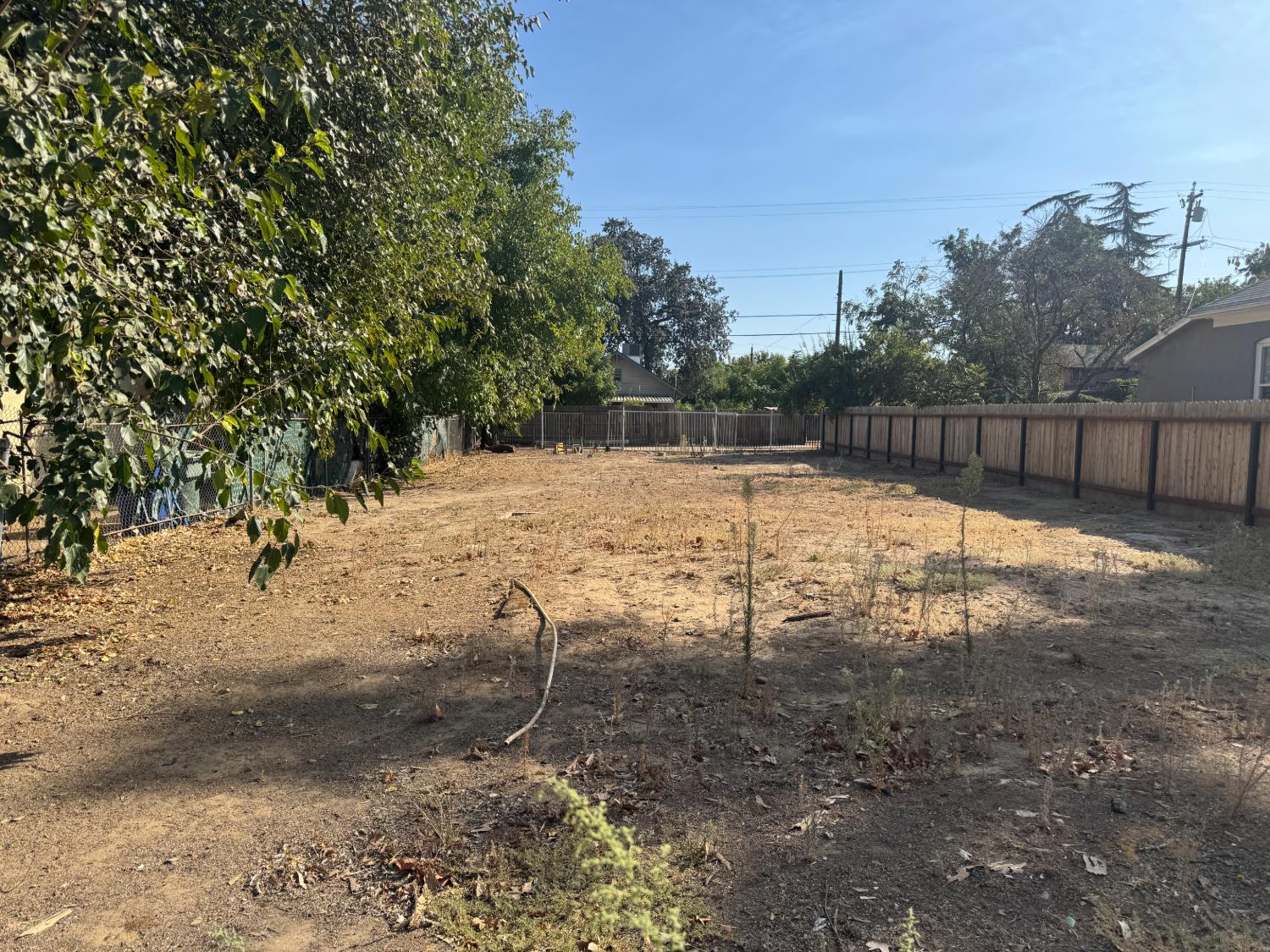 3040 E Washington Ave, Fresno, CA 93701