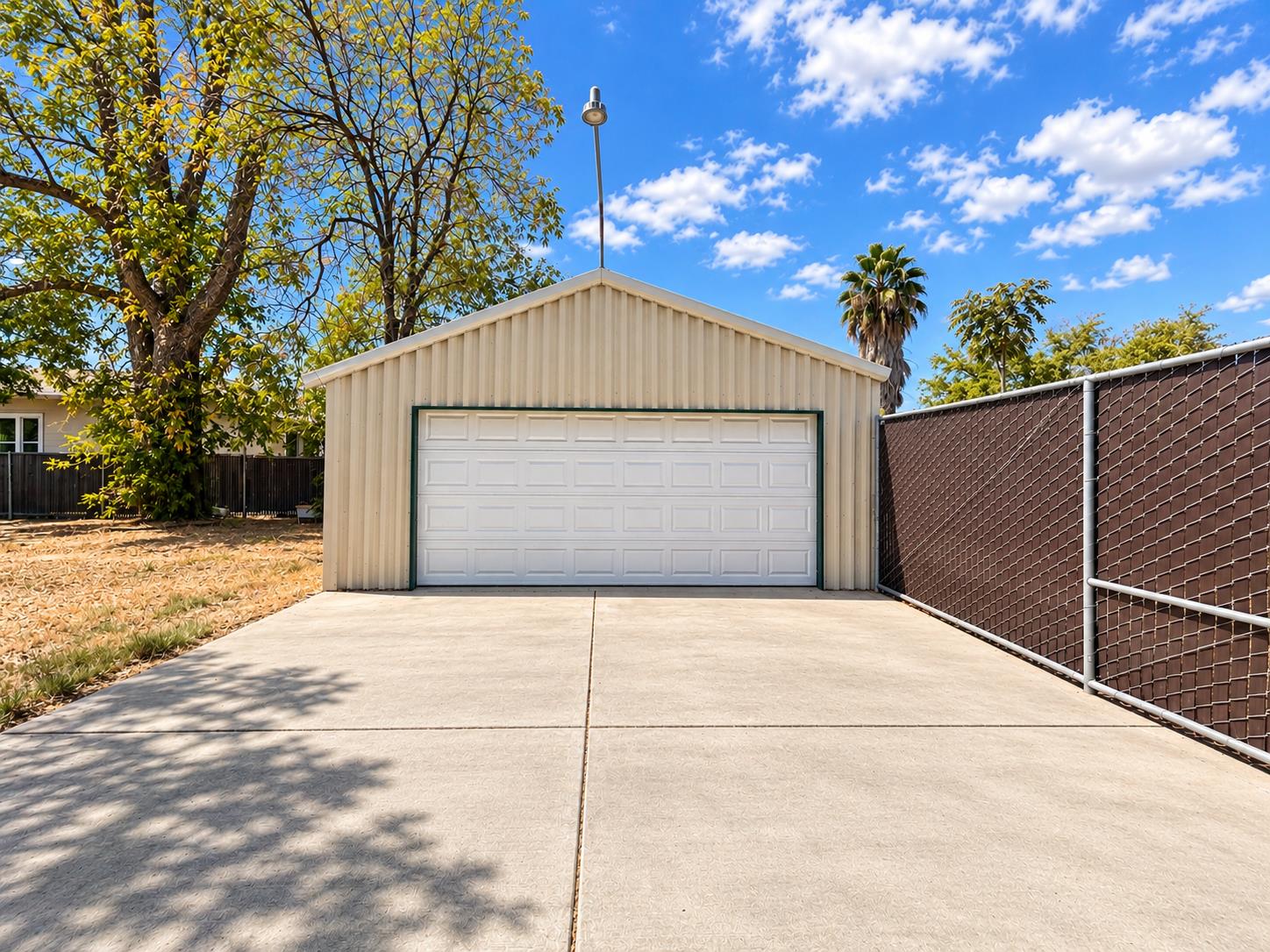 110 W Myrtle St, Hanford, CA 93230