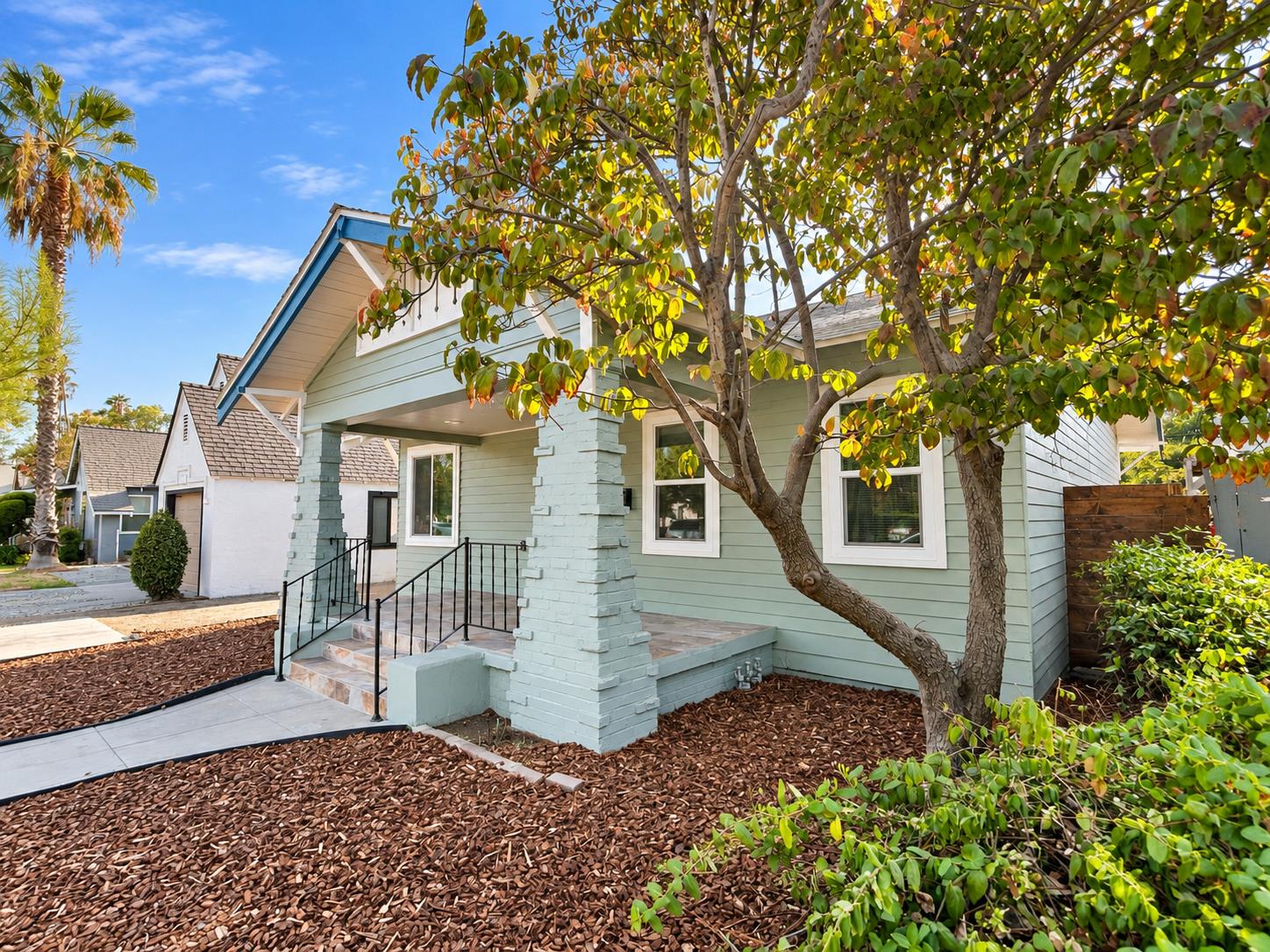 1279 N Roosevelt Ave, Fresno, CA 93728
