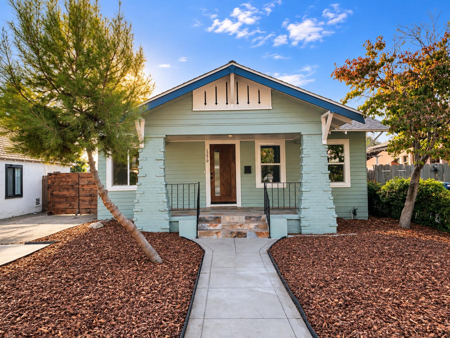 1279 N Roosevelt Ave, Fresno, CA 93728