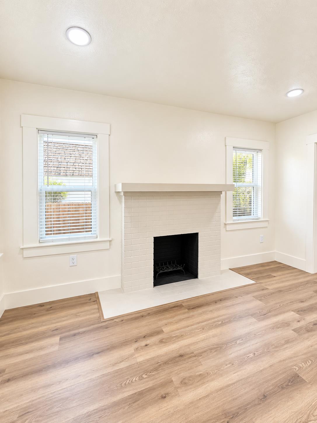 1279 N Roosevelt Ave, Fresno, CA 93728